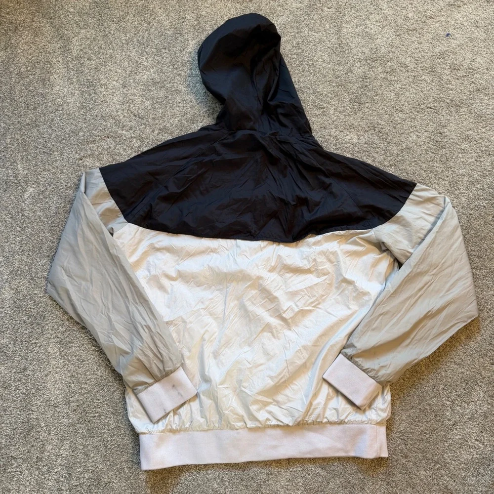Vivint Solar windcheater windbreaker feel